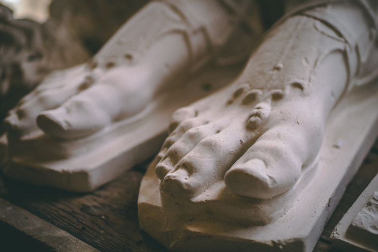 sculpture feet of clay